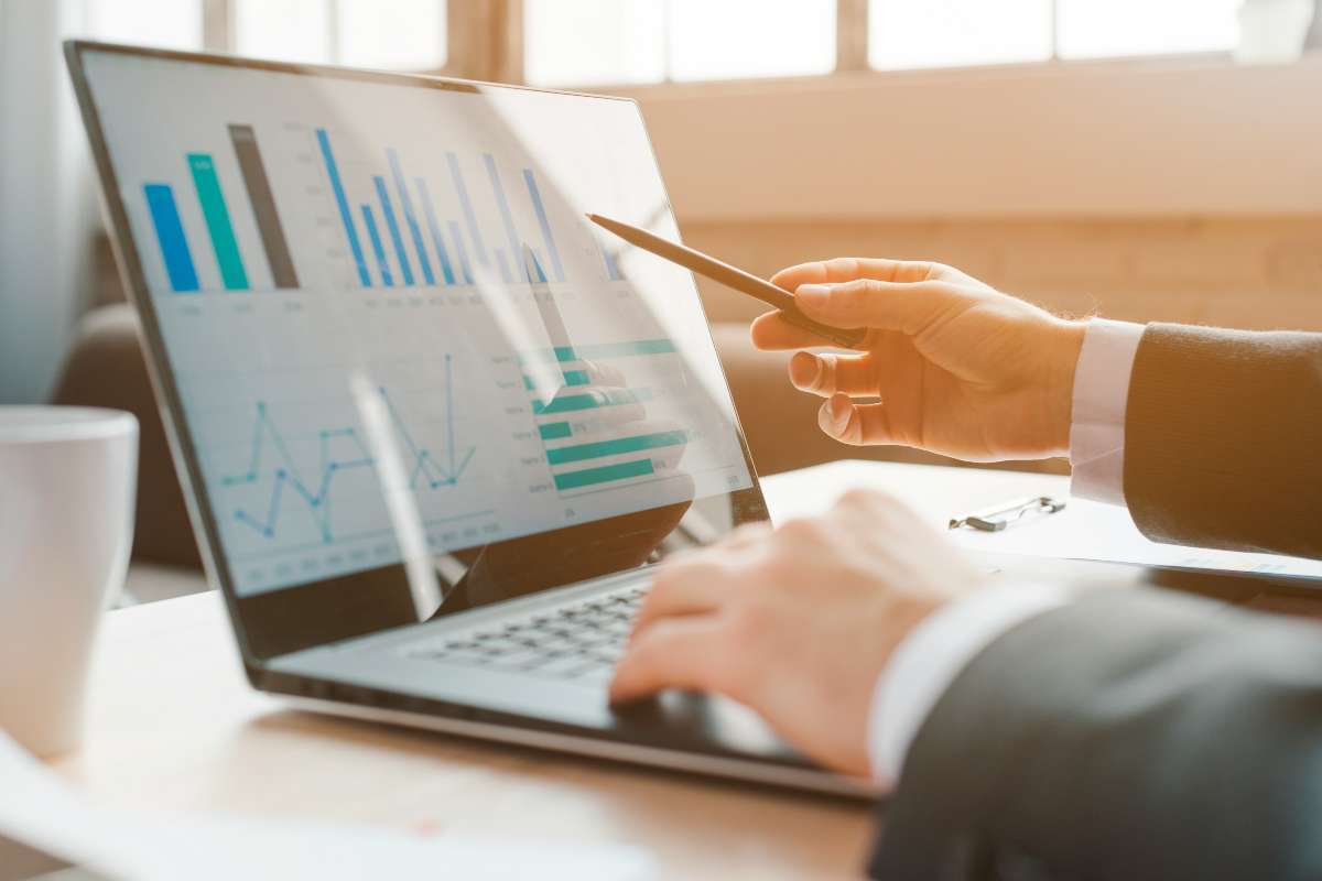 IA en finanzas corporativas: qué automatiza en empresas chilenas